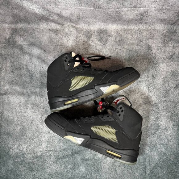 Size 10 | Jordan 5 Metallic With Box | Pre-Owned - Picture 6 of 9